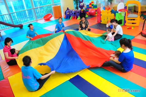 培正逗點(diǎn)早教中心