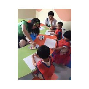 艾右兒童繪本館