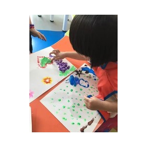 艾右兒童繪本館