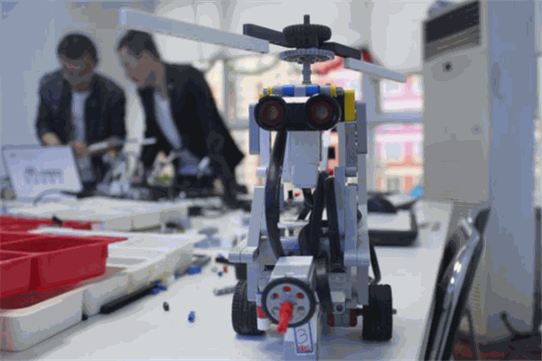 瑪高機器人 瑪高機器人