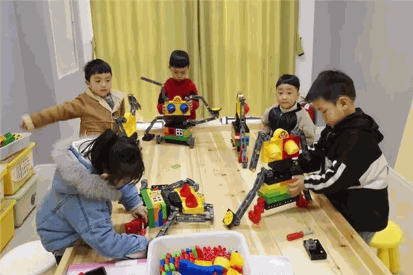 麥咭機(jī)器人教育 麥咭機(jī)器人教育