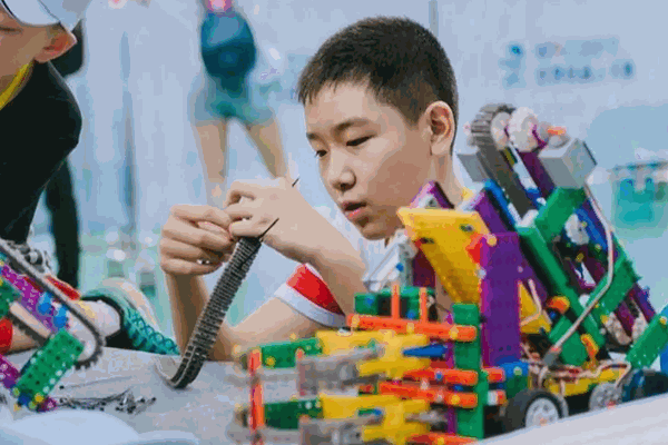 極客熊機(jī)器人俱樂部 極客熊機(jī)器人俱樂部