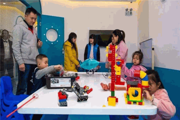 靈智教育機(jī)器人