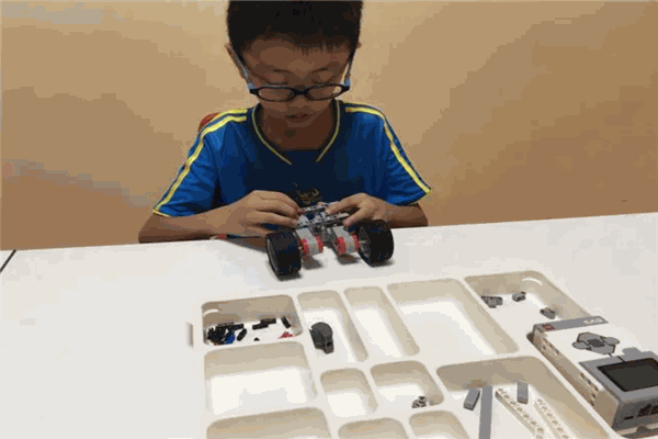 馬識圖兒童教育機器人 馬識圖兒童教育機器人