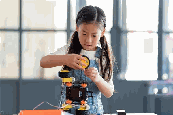 領動機器人教育 領動機器人教育