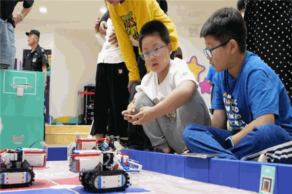 靈智教育機(jī)器人