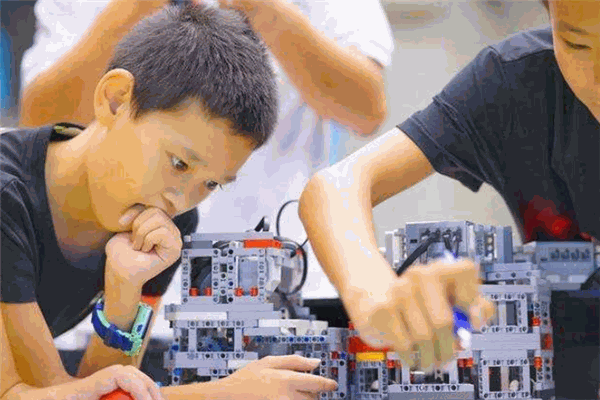 星光機器人教育