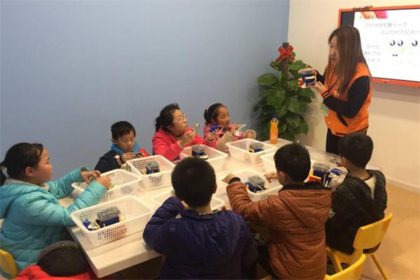 魯伯特智工坊機器人科技教育