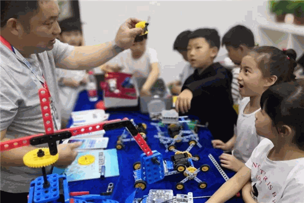 博思樂高機器人