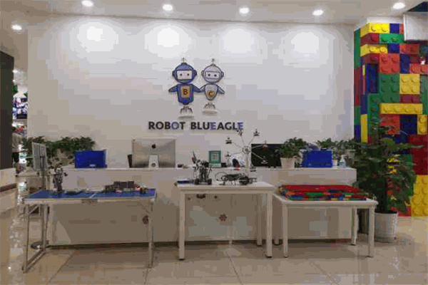 藍(lán)云之鷹機(jī)器人教育 藍(lán)云之鷹機(jī)器人教育