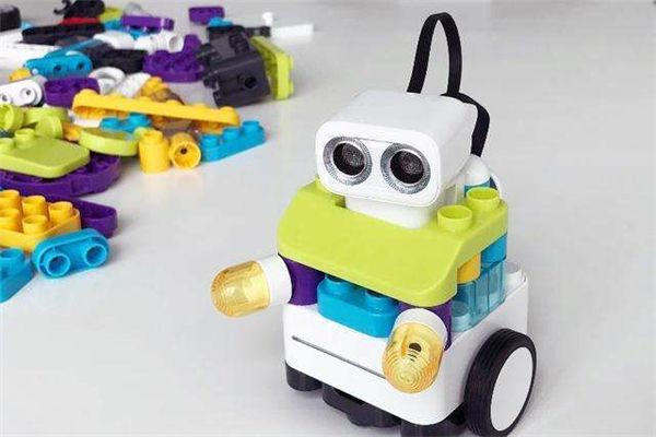 迷彩機器人教育