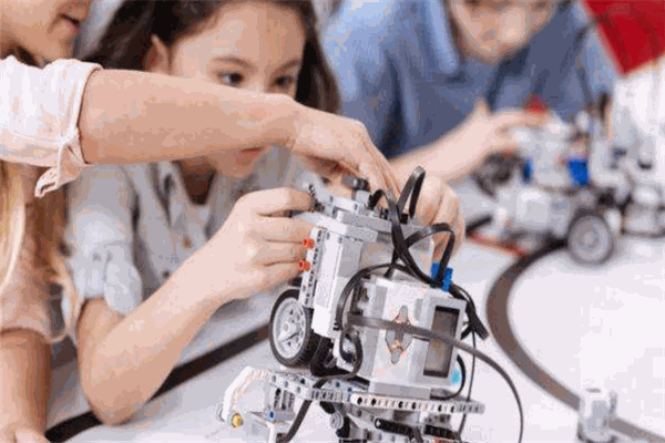 星光機器人教育