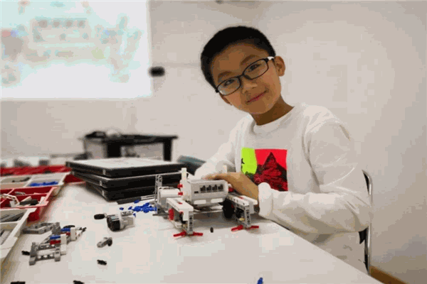 博思樂高機器人