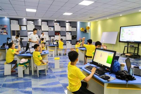 蒙科技機器人創新教育