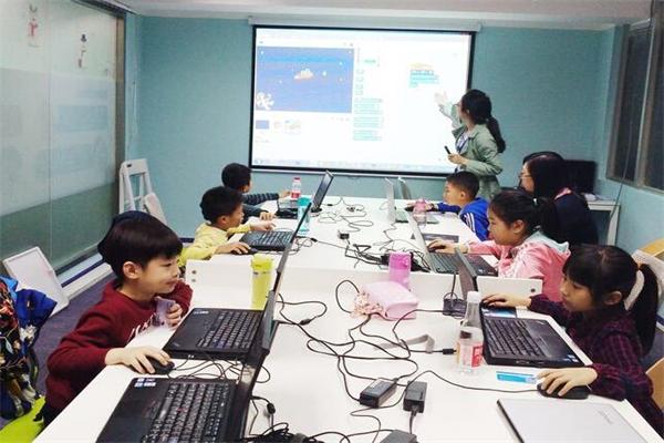 馬高機器人教育