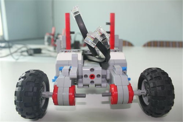 費特樂高機器人 費特樂高機器人