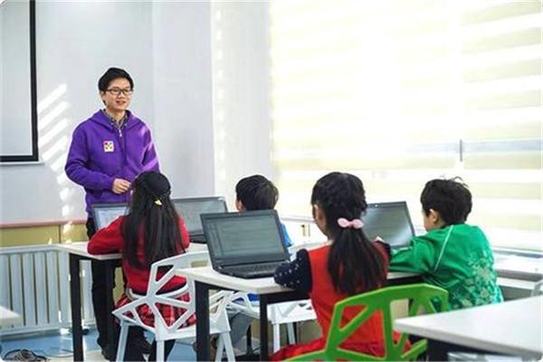 馬高機器人教育