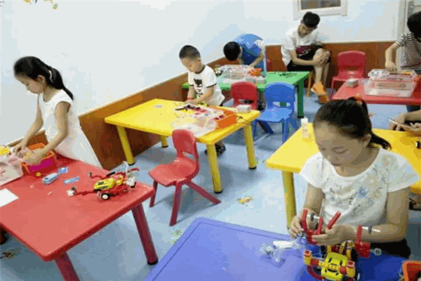 格物機(jī)器人教育 格物機(jī)器人教育