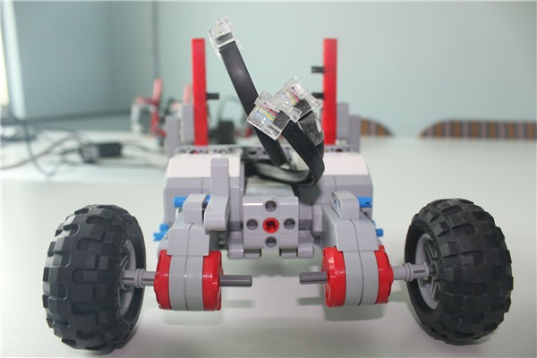 創想樂高機器人教育
