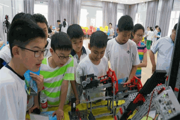 逸環機器人教育