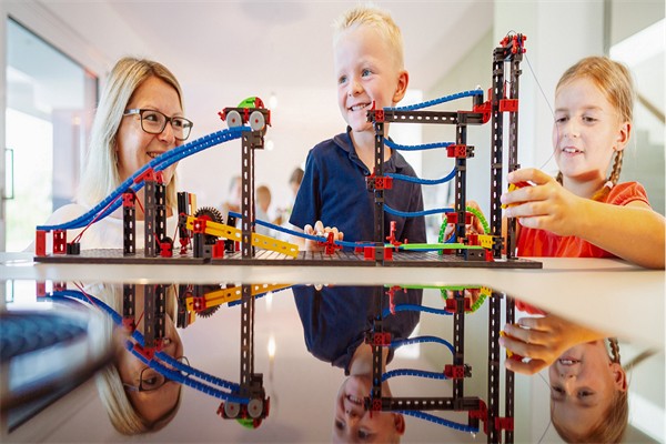 拓課牛機(jī)器人