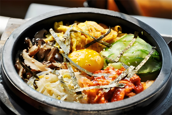 誠吉石韓石鍋拌飯