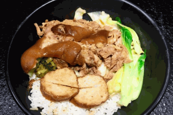 槑鹵金牌豬腳飯