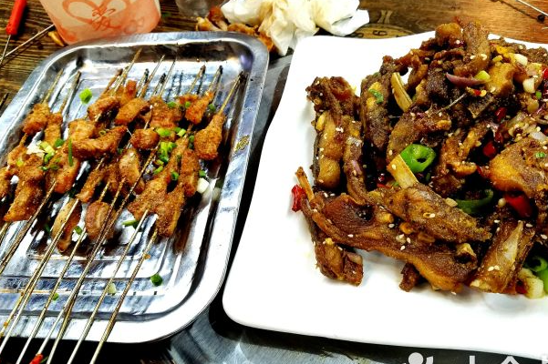 江城不夜天燒烤大排檔