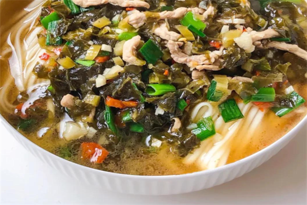 程記酸菜滑肉面