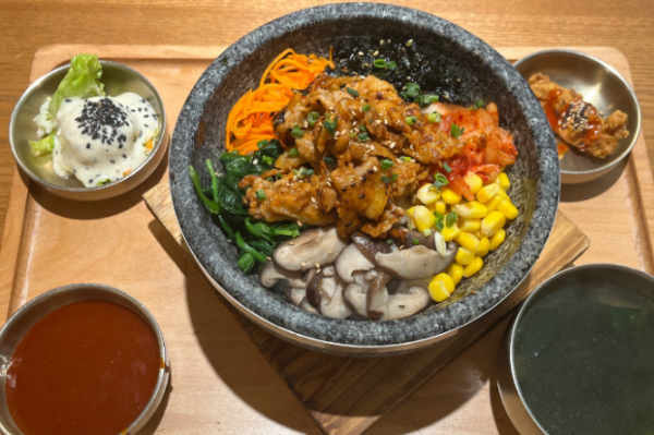 石鍋拌飯 石鍋拌飯