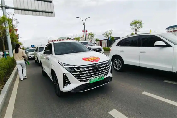 犇犇約車 犇犇約車