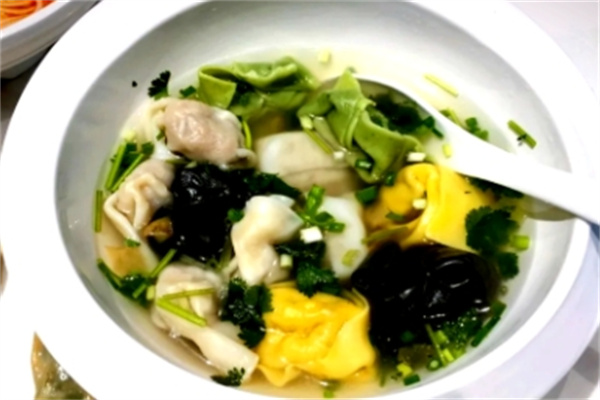 多彩餛飩