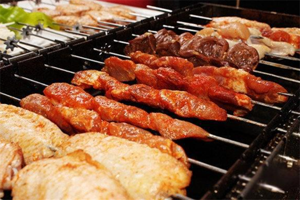 香八方自助涮烤吧