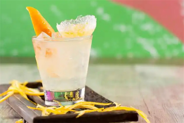 樹(shù)下茶飲 樹(shù)下茶飲