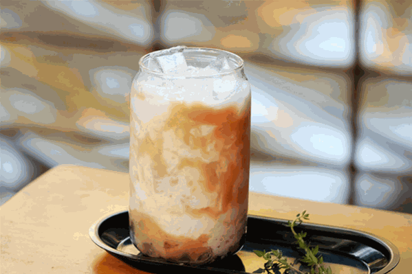 愛吸奶茶 愛吸奶茶