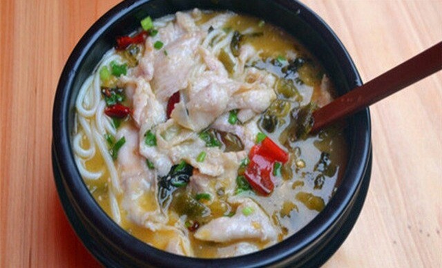 魚線牽老壇酸菜魚米線